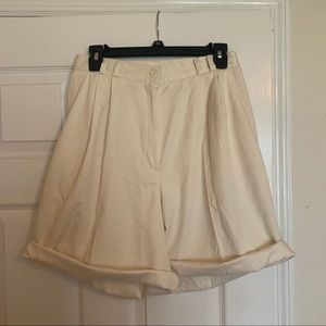 VINTAGE WHITE JARA SHORTS